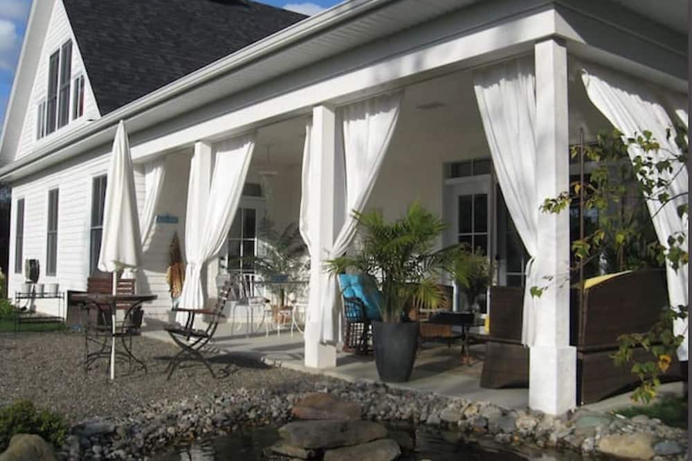 Photo of Patio Balcony in Lac-Brome