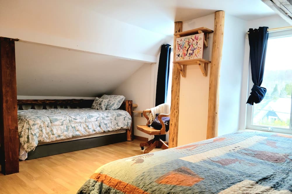 Photo of Bedroom in St-Adolphe-d'Howard