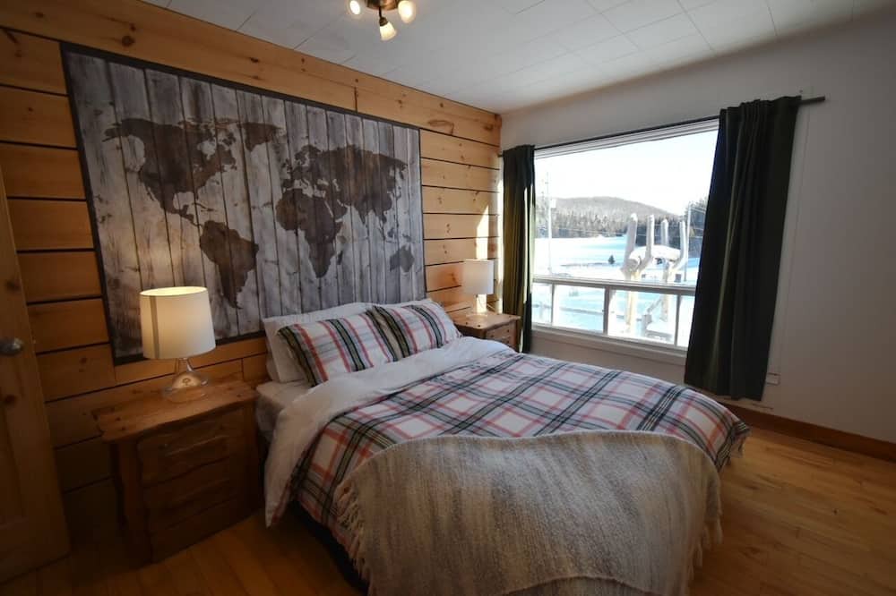 Photo of Bedroom in St-Adolphe-d'Howard