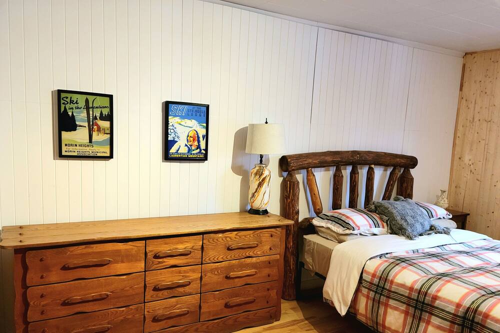Photo of Bedroom in St-Adolphe-d'Howard