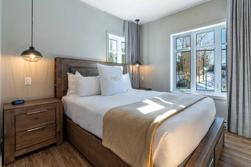 Photo of Bedroom in Sainte-Marguerite-du-Lac-Masson