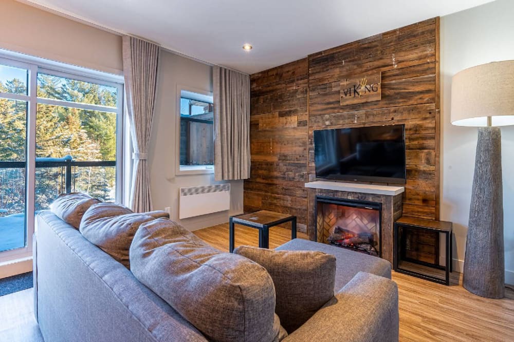 Photo of Livingroom in Sainte-Marguerite-du-Lac-Masson