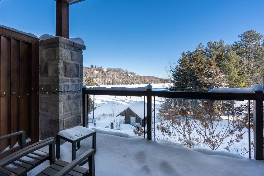 Photo of Patio Balcony in Sainte-Marguerite-du-Lac-Masson