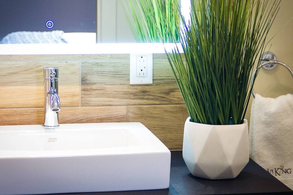 Photo of Bathroom in Sainte-Marguerite-du-Lac-Masson