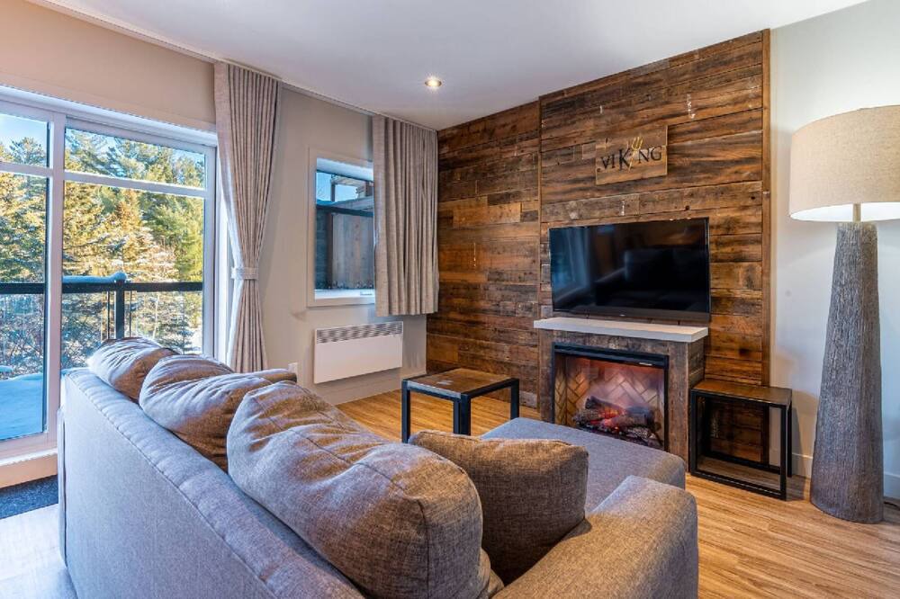 Photo of Livingroom in Sainte-Marguerite-du-Lac-Masson