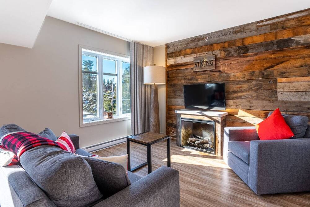 Photo of Livingroom in Sainte-Marguerite-du-Lac-Masson