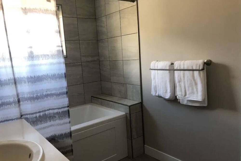 Photo of Bathroom in Oliver