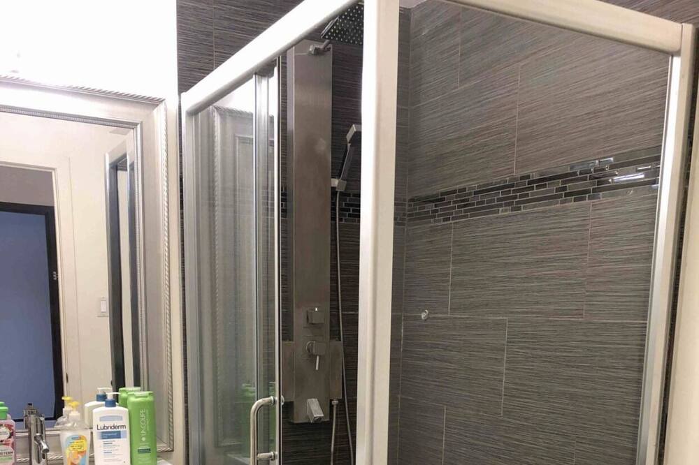 Photo of Bathroom in Downtown Montreal
