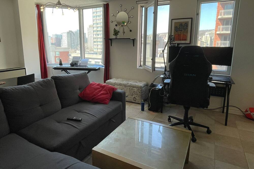 Photo of Livingroom in Shaughnessy Village
