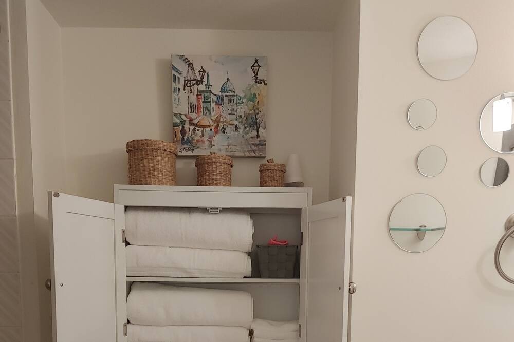 Photo of Bathroom in Shaughnessy Village