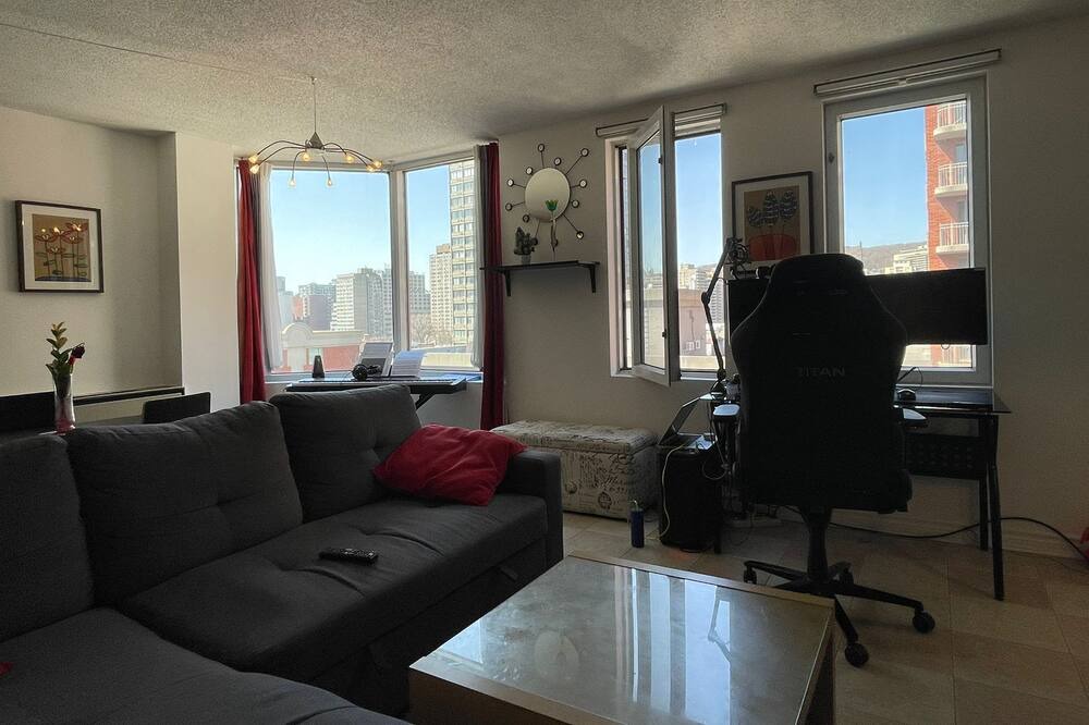 Photo of Livingroom in Shaughnessy Village