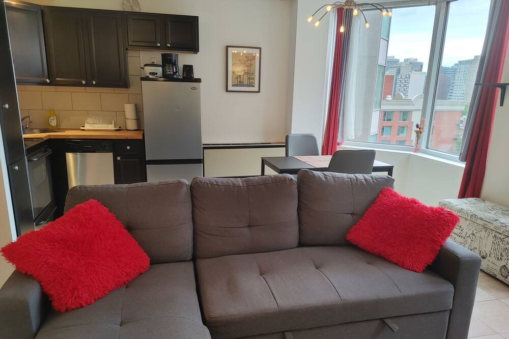 Photo of Livingroom in Shaughnessy Village