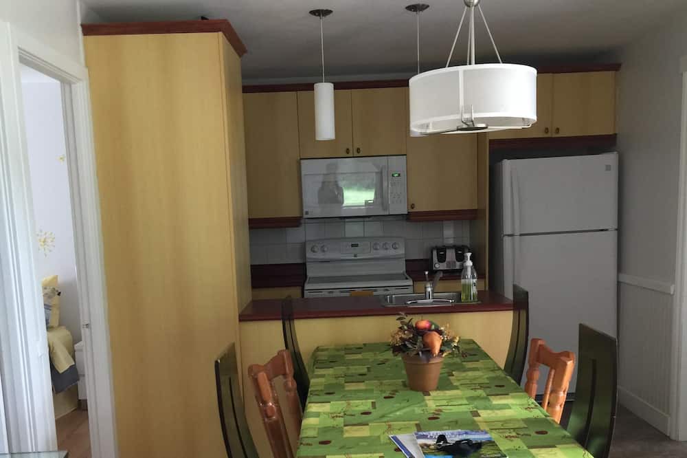 Photo of Bedroom in Saint-Jean-de-l'lle-d'Orleans