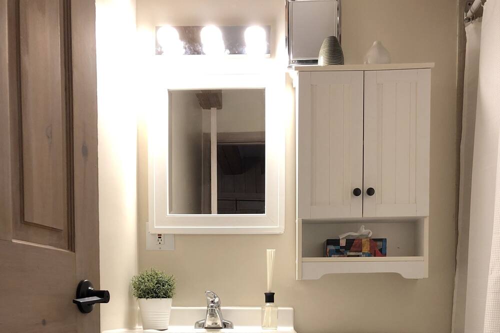 Photo of Bathroom in Lower Town