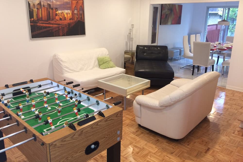 Photo of Livingroom in Laval-des-Rapides