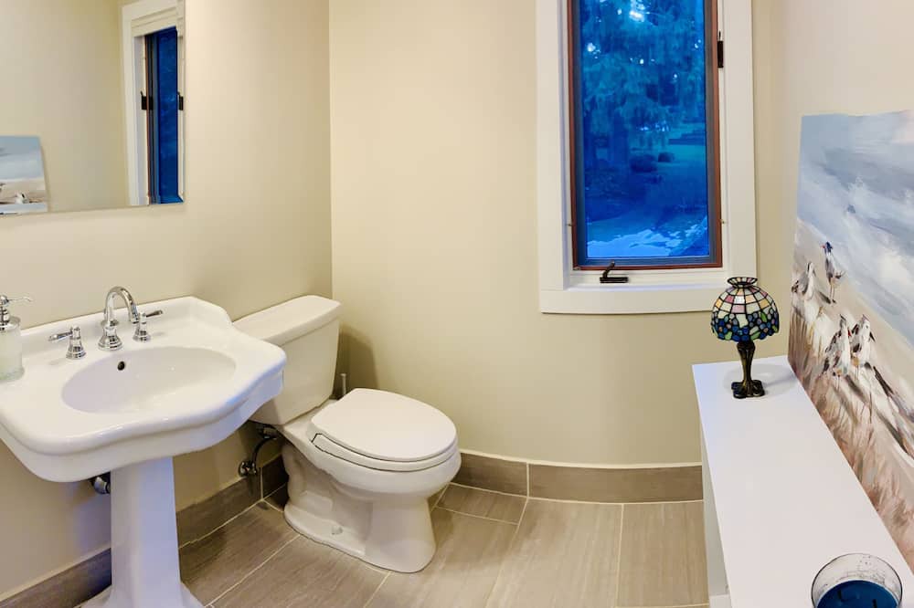 Photo of Bathroom in Saanichton