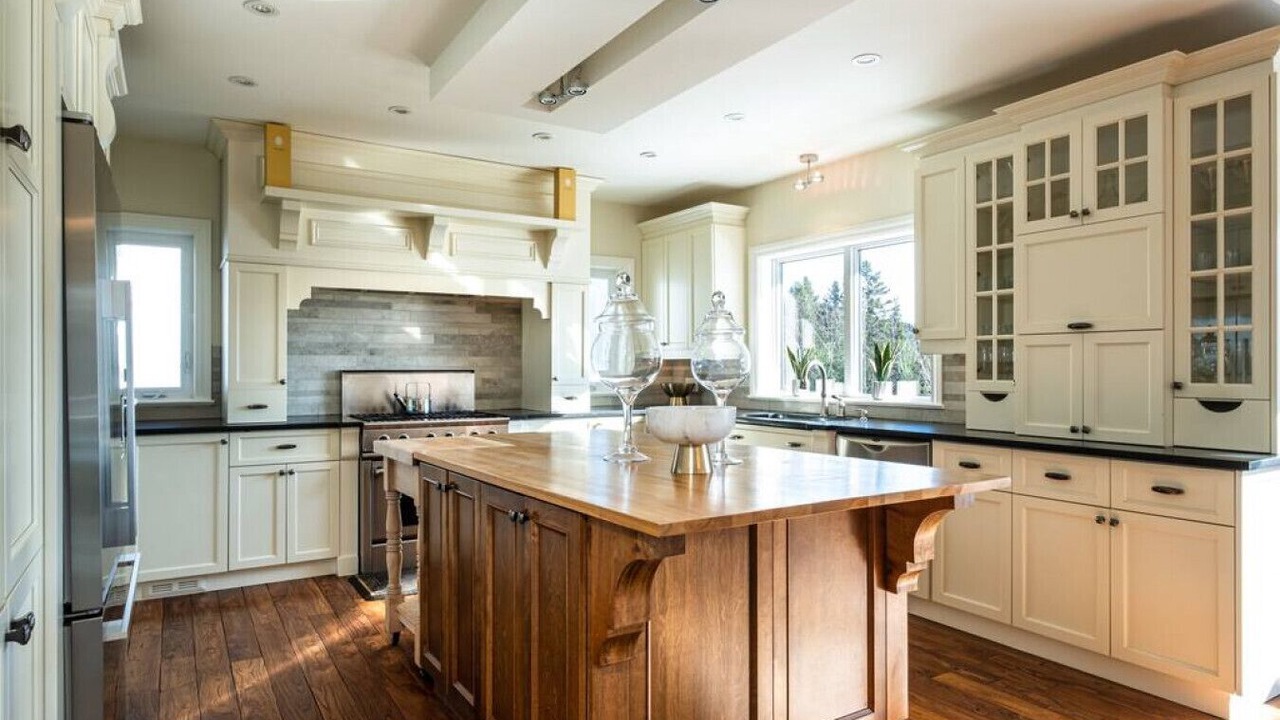 Photo of Kitchen in Saint-Faustin-Lac-Carre