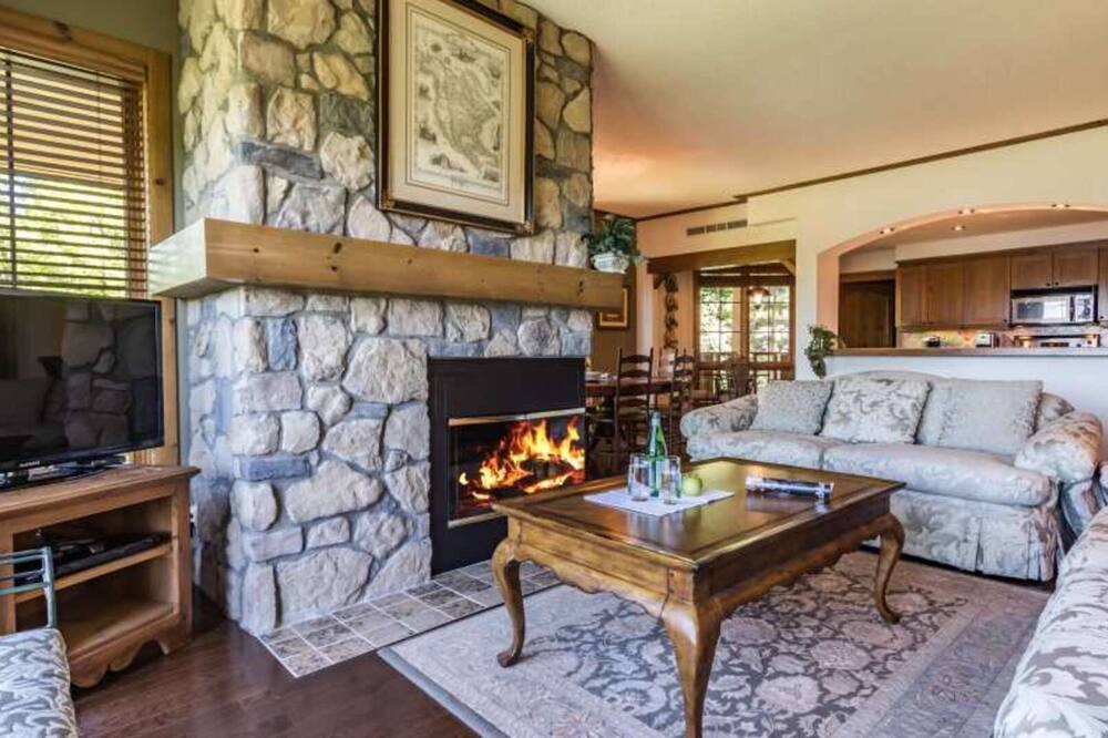 Photo of Livingroom in Mont-Tremblant
