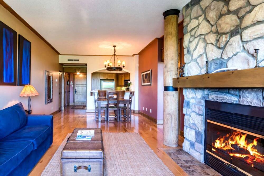 Photo of Livingroom in Mont-Tremblant