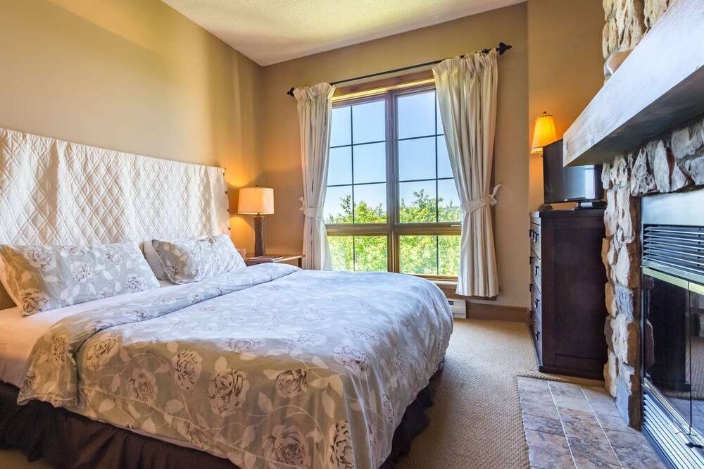 Photo of Bedroom in Mont-Tremblant