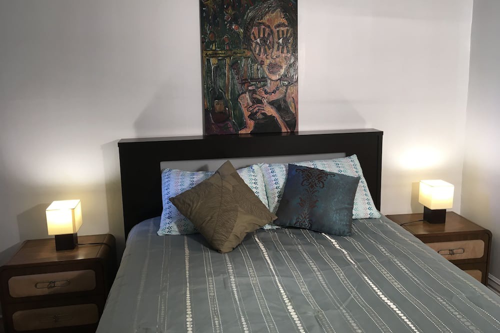 Photo of Bedroom in Vieux-Limoilou