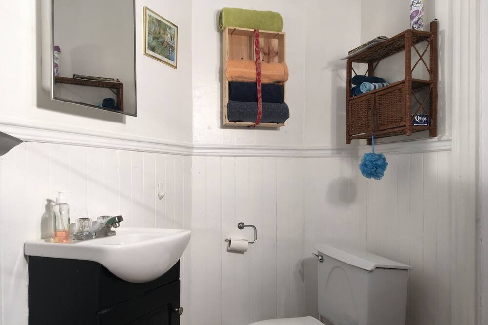 Photo of Bathroom in Vieux-Limoilou