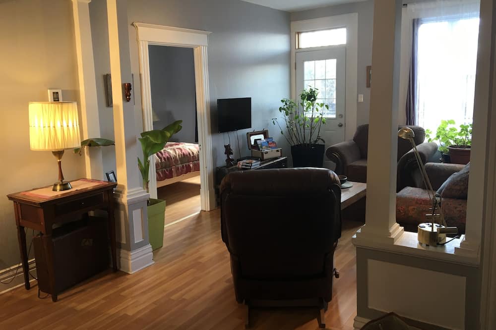 Photo of Livingroom in Vieux-Limoilou