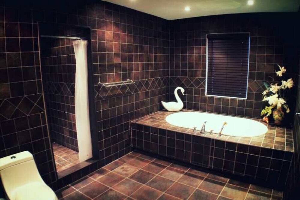 Photo of Bathroom in Lantier