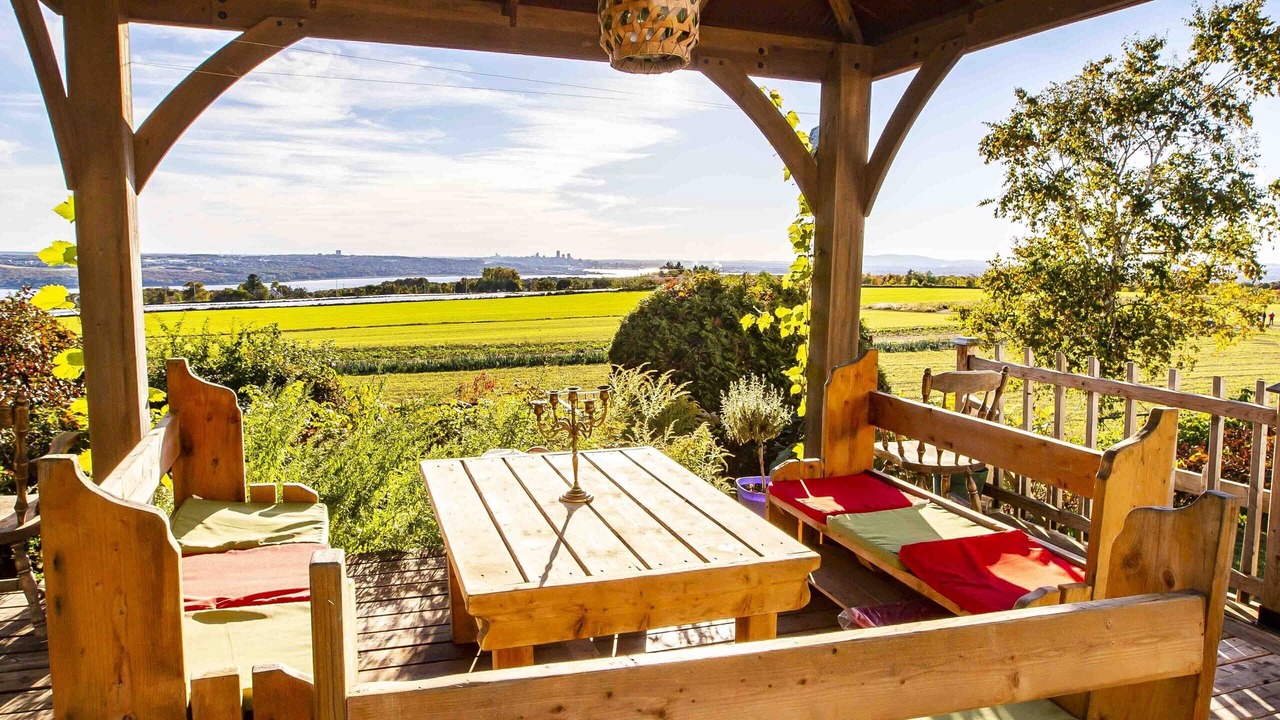 Photo of Patio Balcony in Saint-Laurent-de-l'ile d'Orleans