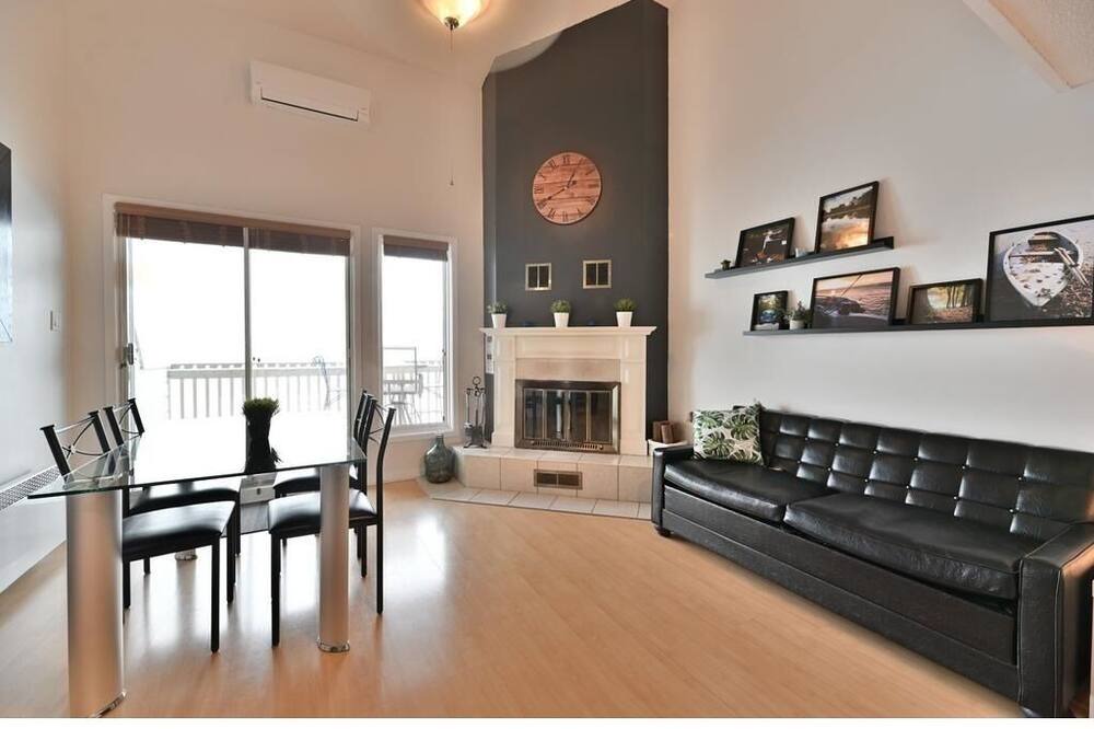 Photo of Livingroom in Magog