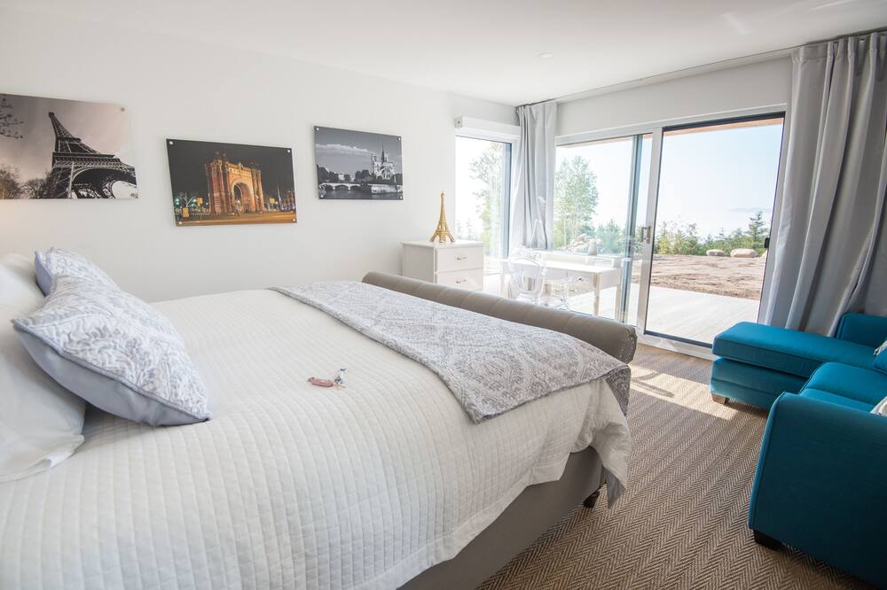 Photo of Bedroom in La Malbaie