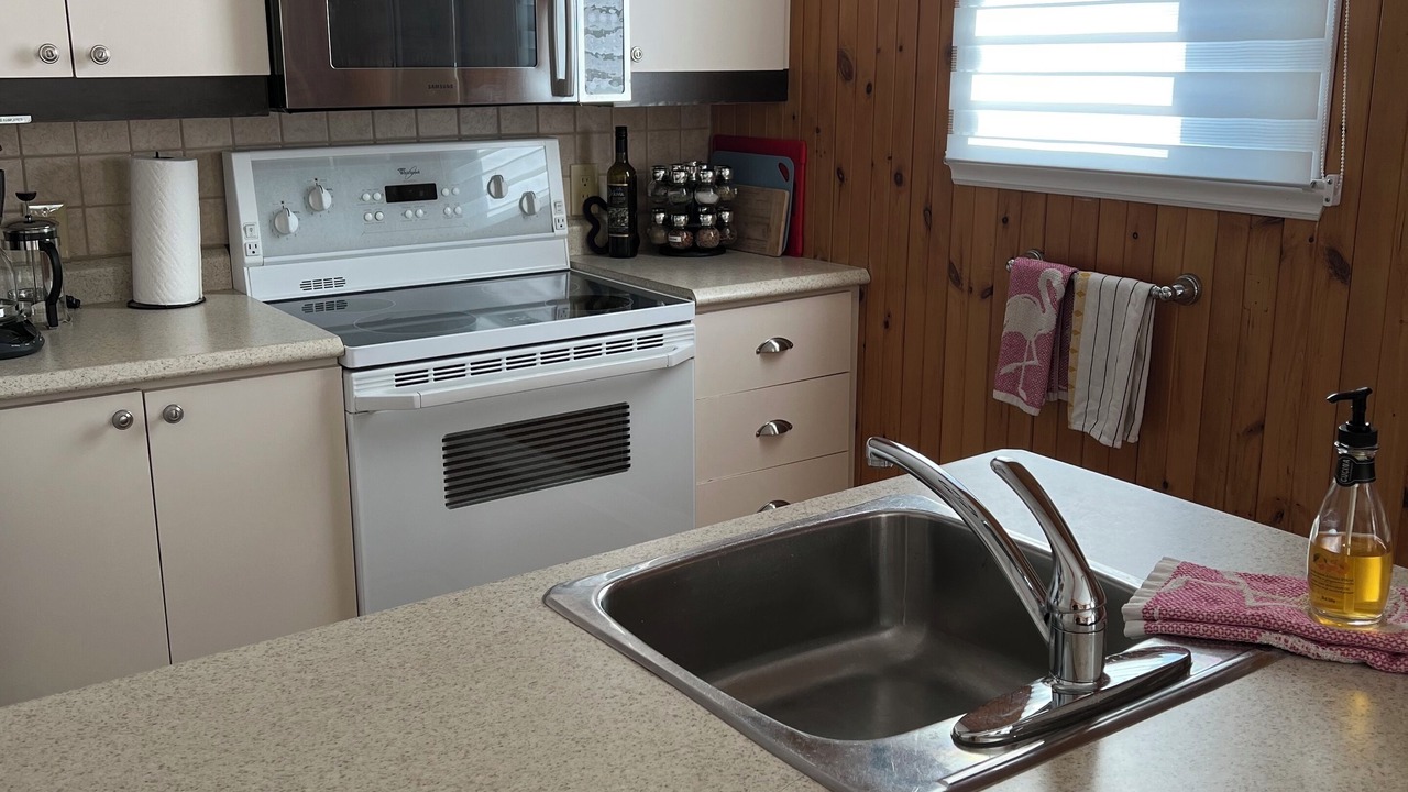 Photo of Kitchen in Saint-Jean-de-l'lle-d'Orleans