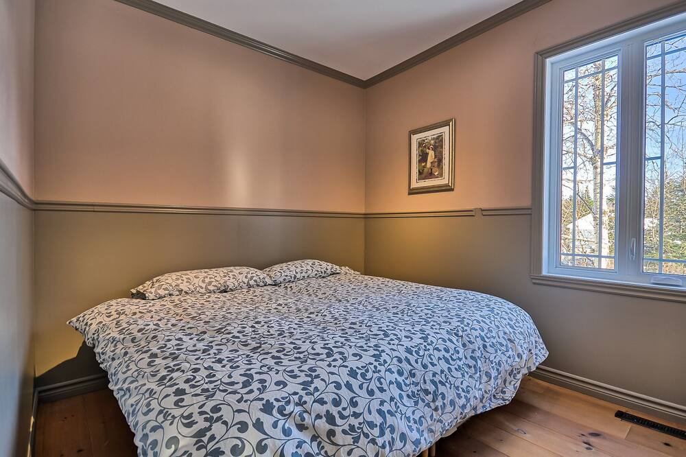 Photo of Bedroom in Val Morin
