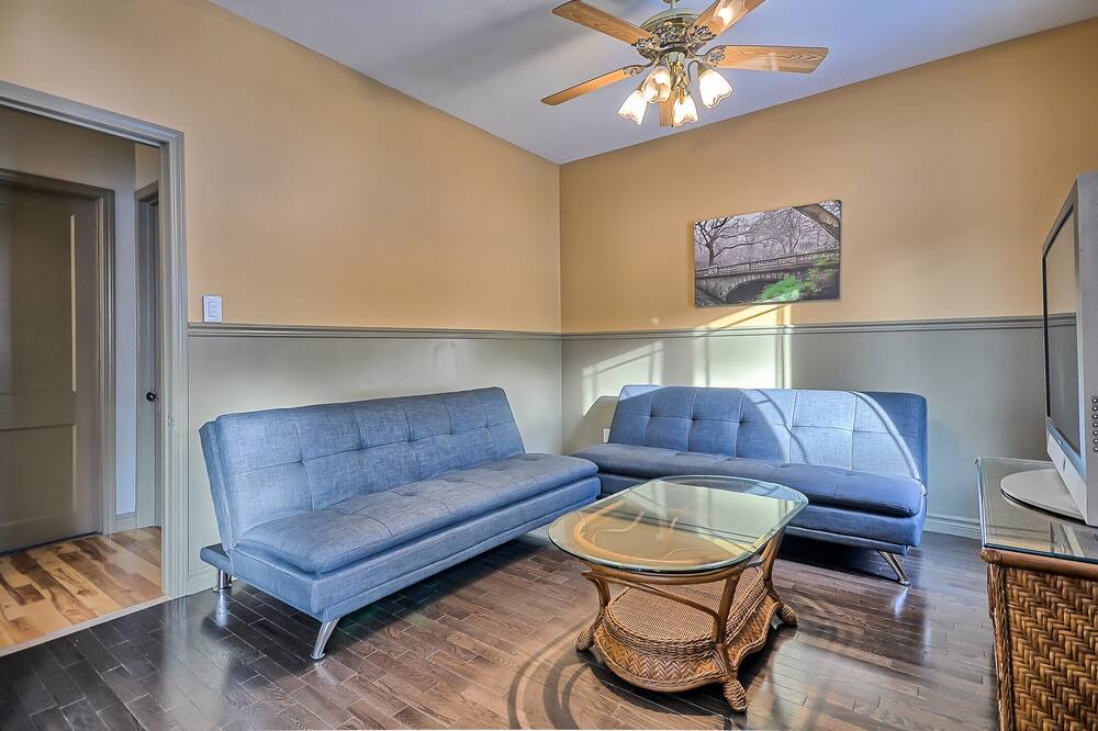 Photo of Livingroom in Val Morin