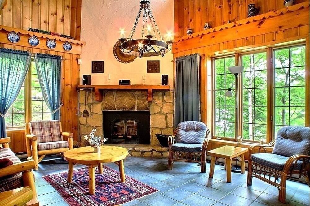 Photo of Livingroom in Sainte-Agathe-des-Monts