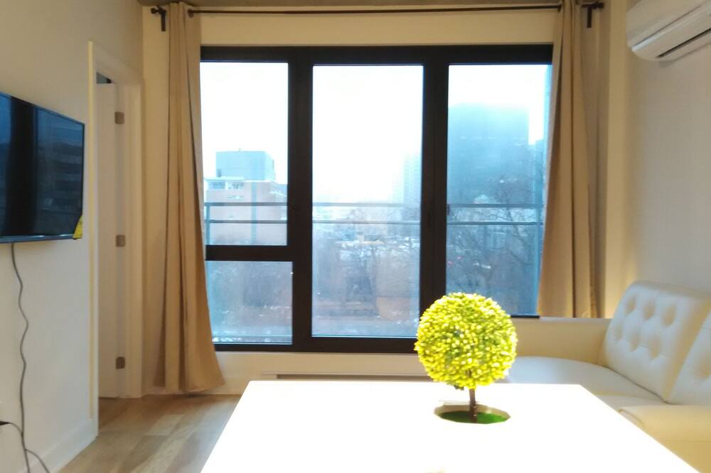 Photo of Livingroom in Shaughnessy Village