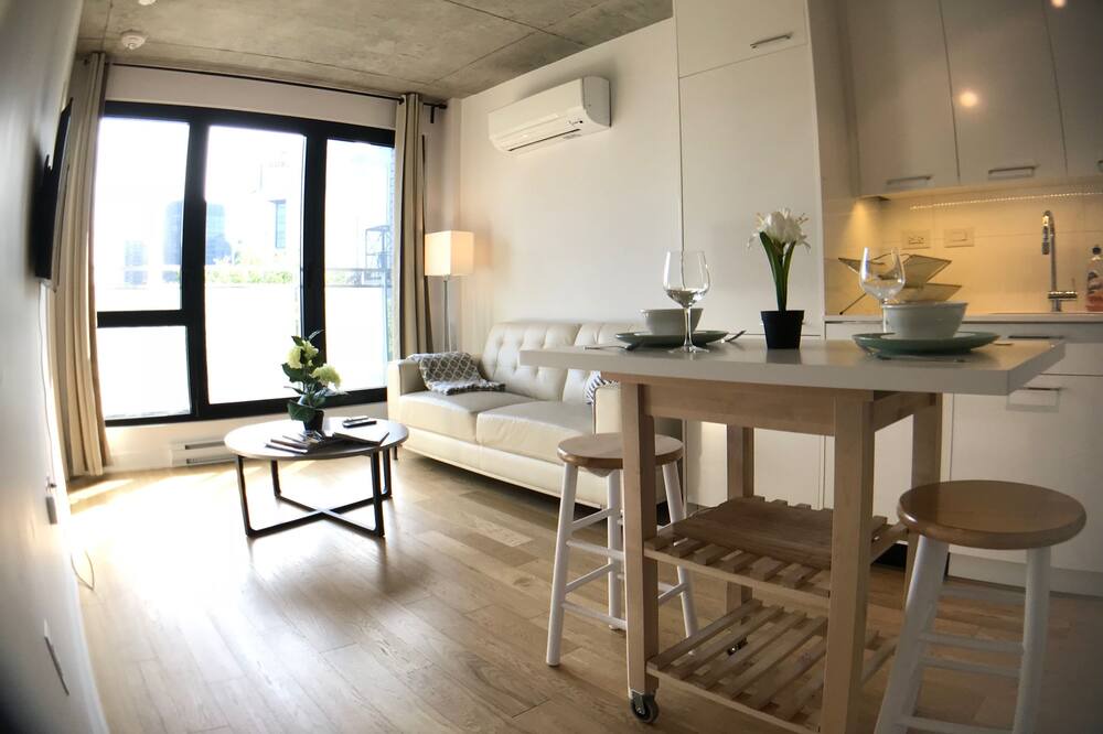 Photo of Livingroom in Shaughnessy Village
