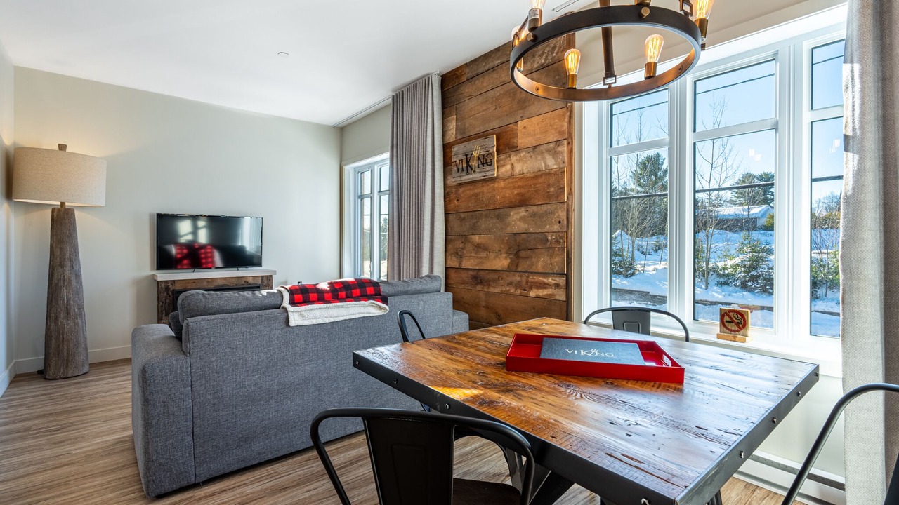 Photo of Livingroom in Sainte-Marguerite-du-Lac-Masson