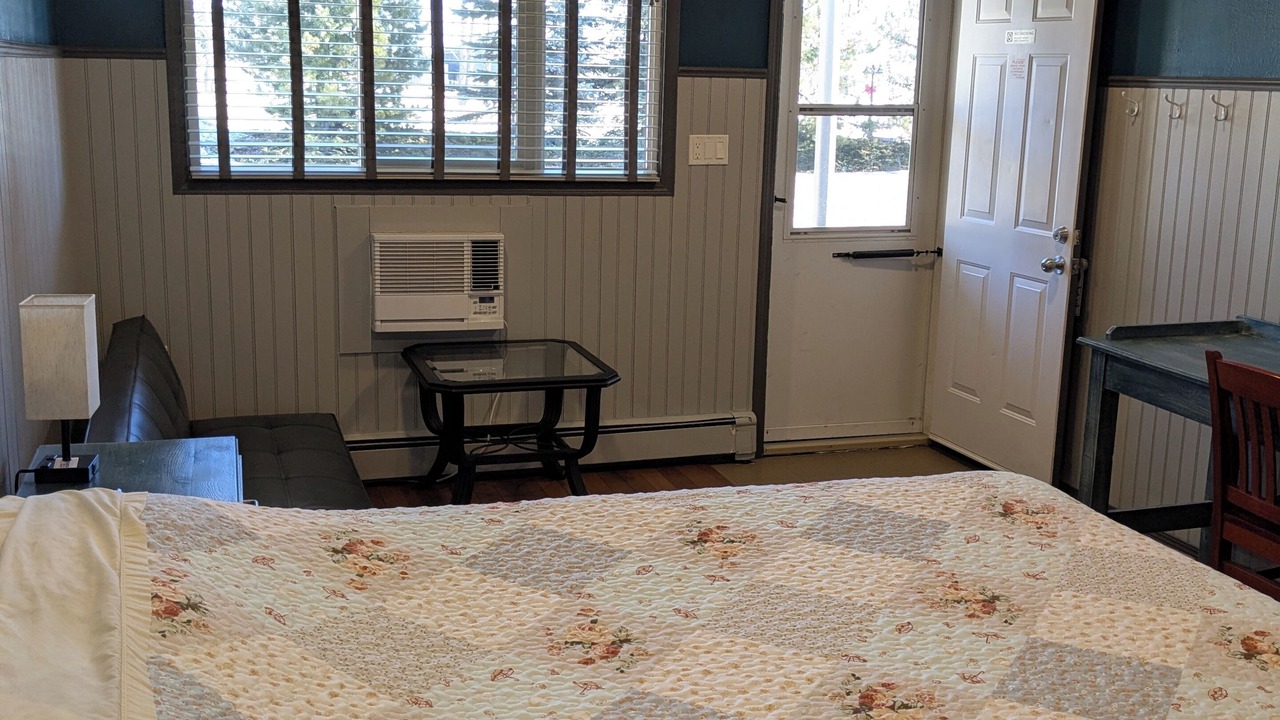 Photo of Bedroom in Killam