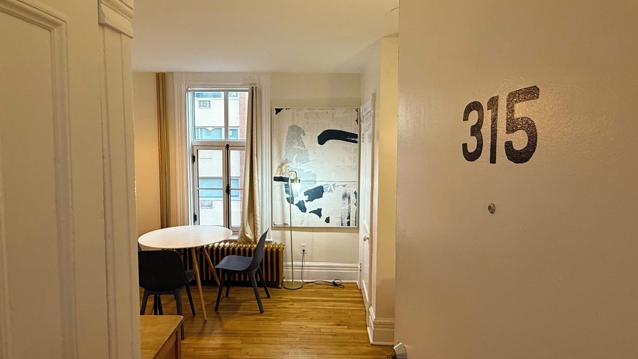 Photo of Bathroom in Quartier des Spectacles