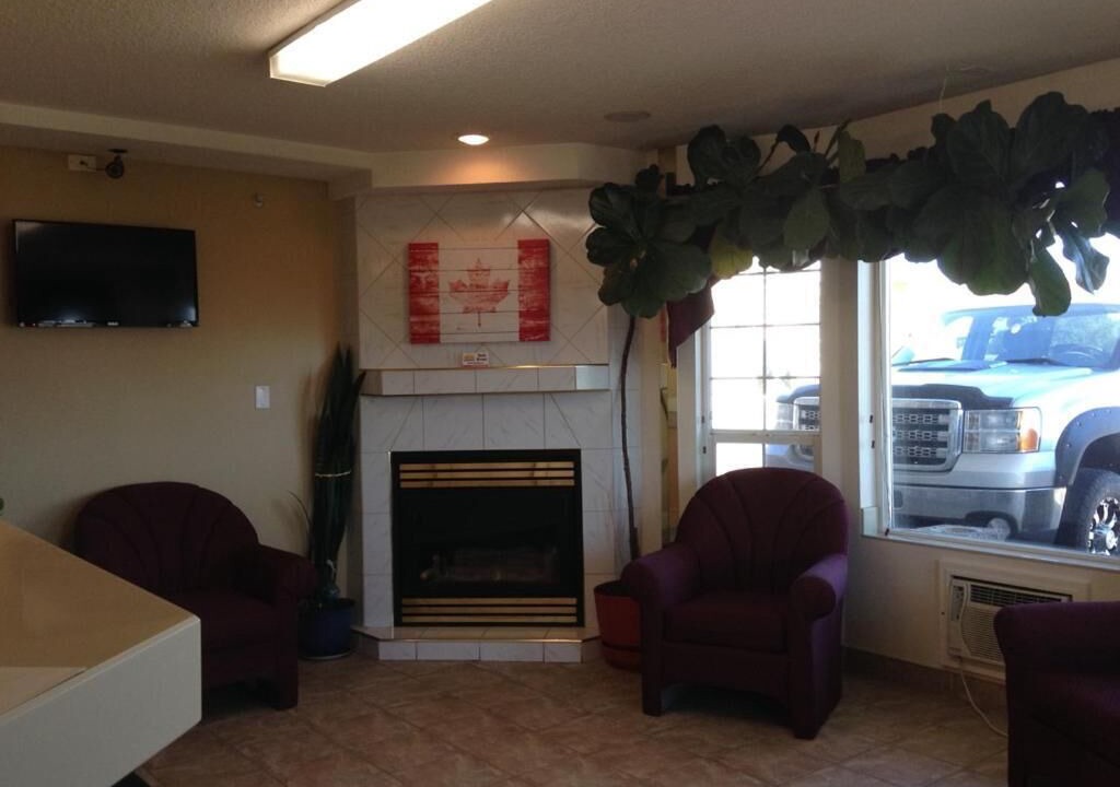 Photo of Livingroom in Peace River