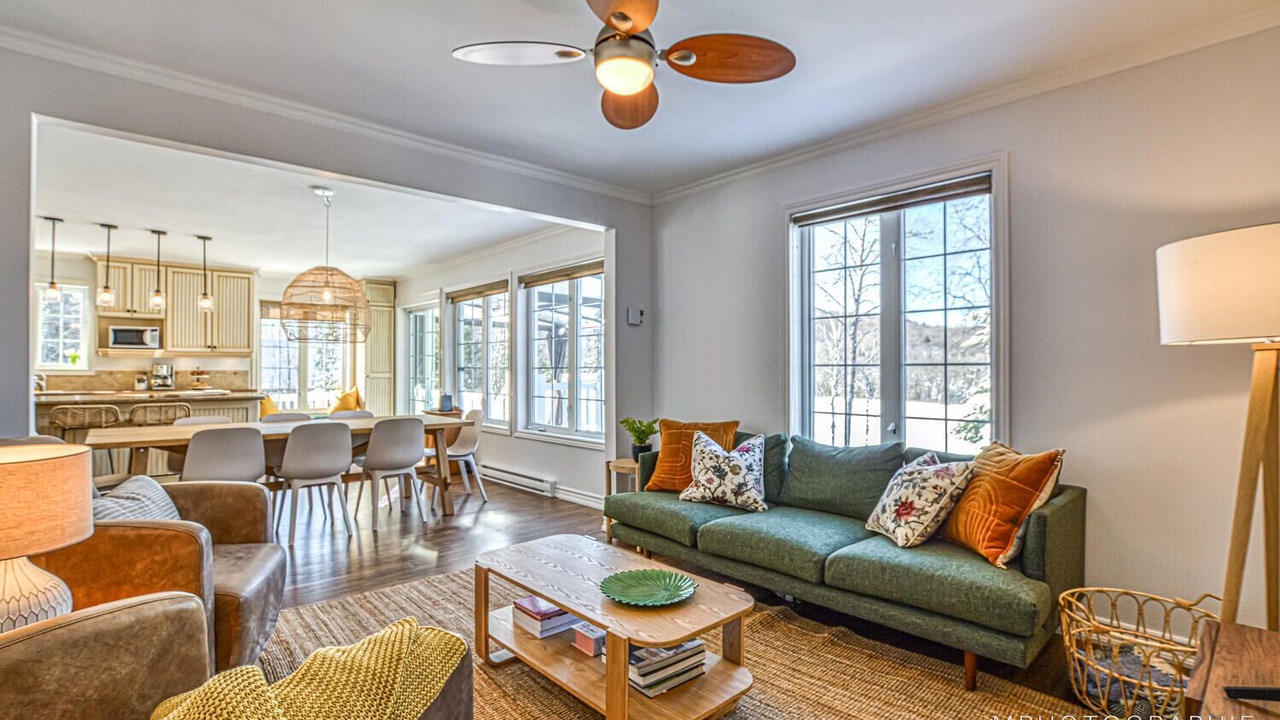 Photo of Livingroom in Lac-des-Plages