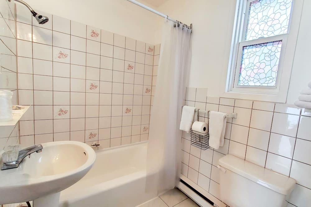 Photo of Bathroom in Ste Anne de Beaupre
