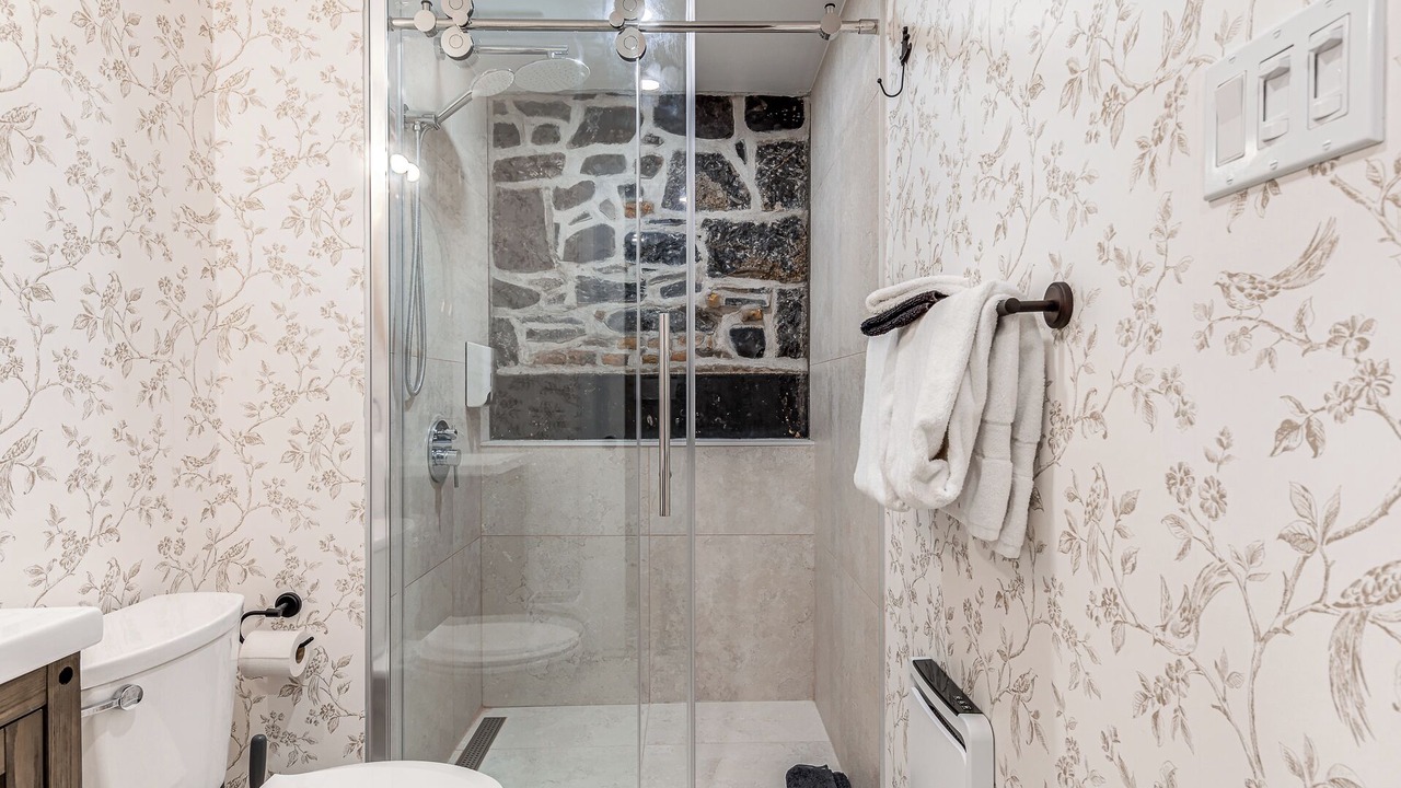 Photo of Bathroom in Vieux-Quebec-Cap-Blanc-colline Parlementaire