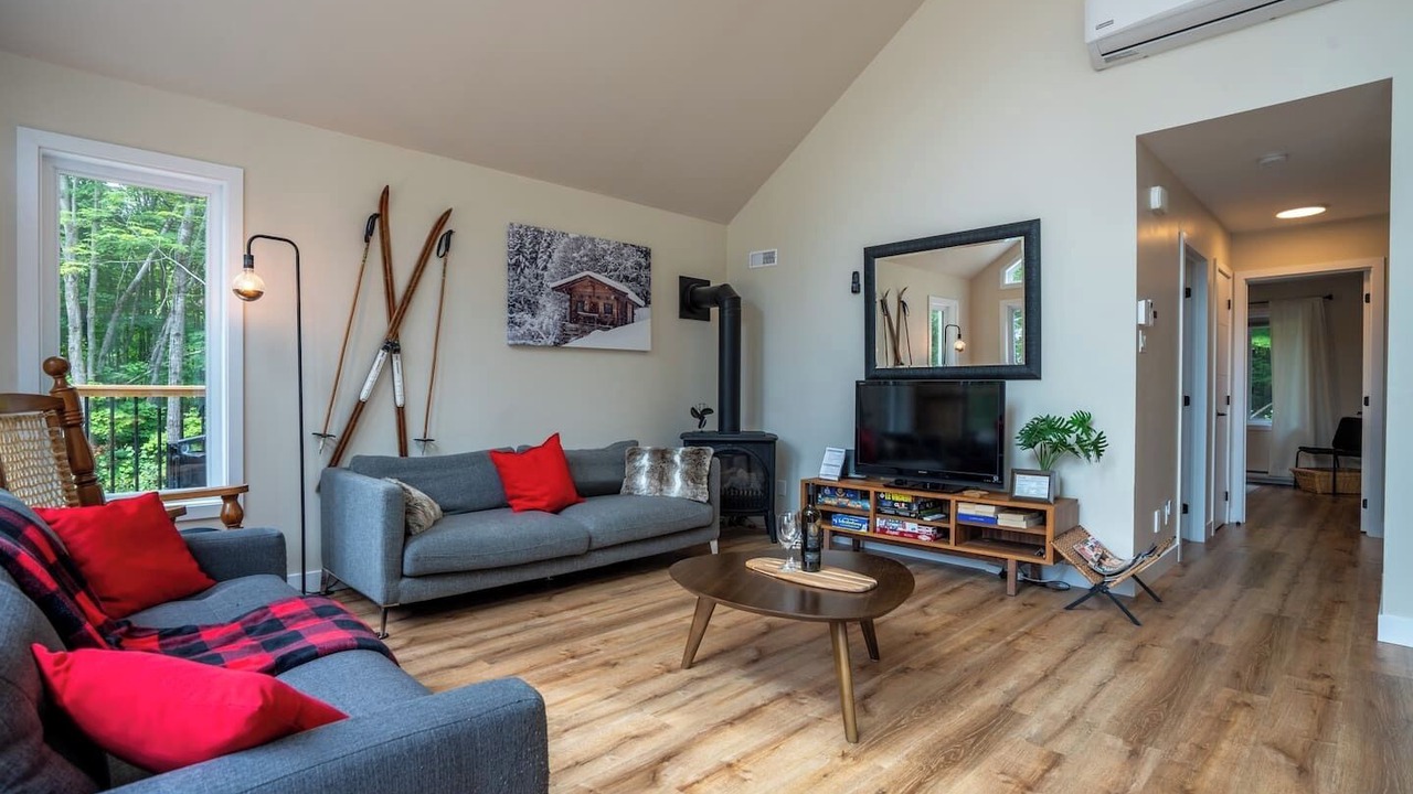 Photo of Livingroom in Amherst