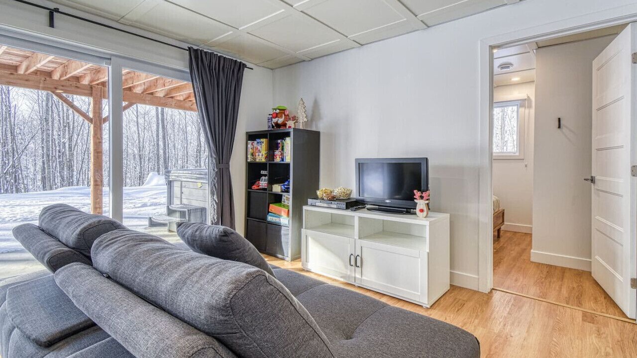 Photo of Livingroom in Amherst