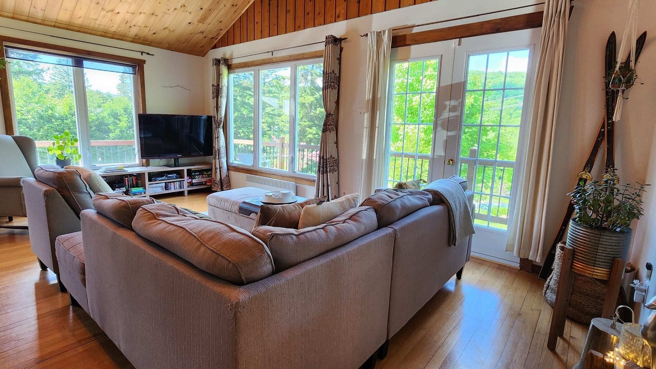 Photo of Livingroom in Saint-Faustin-Lac-Carre