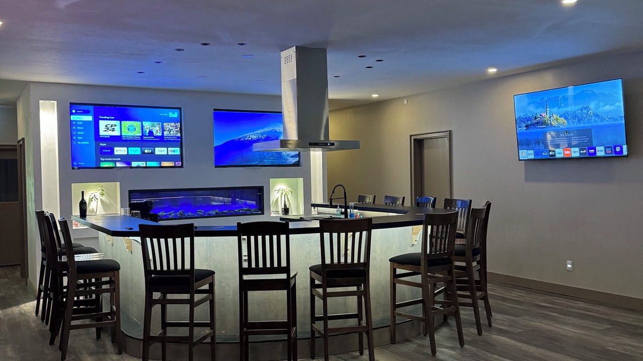 Photo of Livingroom in Port Carling