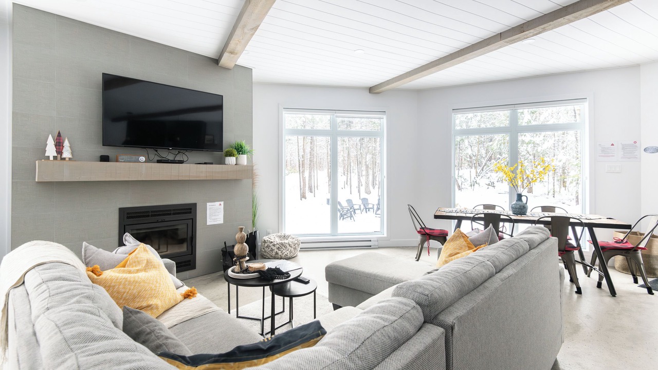 Photo of Livingroom in Chertsey