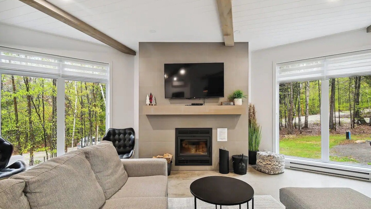Photo of Livingroom in Chertsey